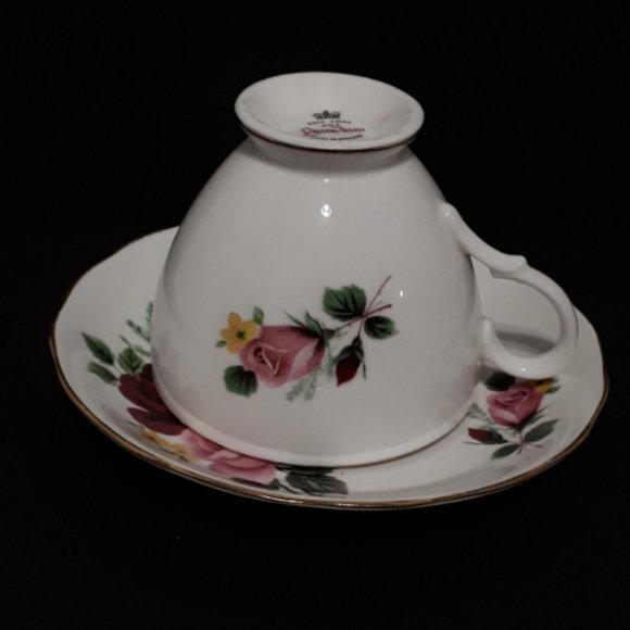 Vintage Teacup Queen Anne Roses by Ridgeway Potteries - Picture 3 of 5
